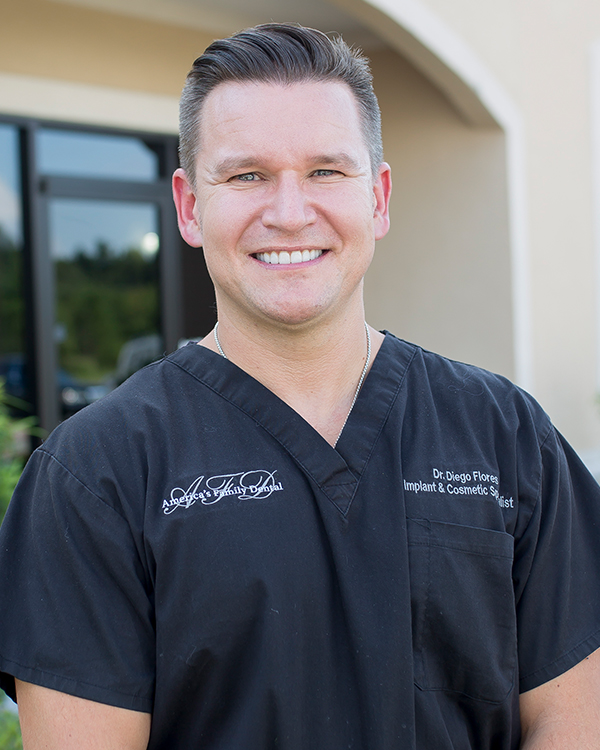 image of the doctor Diego Flores